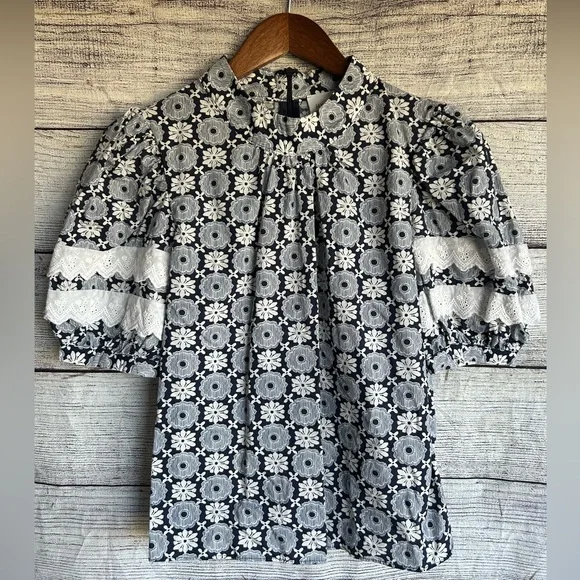 Tuckernuck Hyacinth House Geo Gigi Blouse 100% cotton size small - Picture 1 of 10